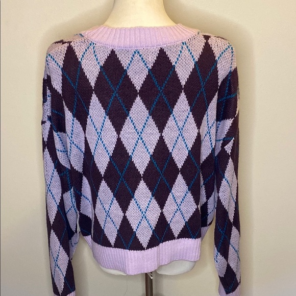 Elegant Purple and Blue Argyle Cardigan - Picture 6 of 7